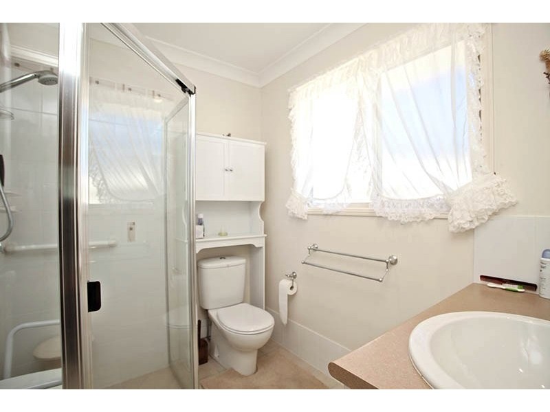 5 Middle Cove Court, Sandstone Point QLD 4511