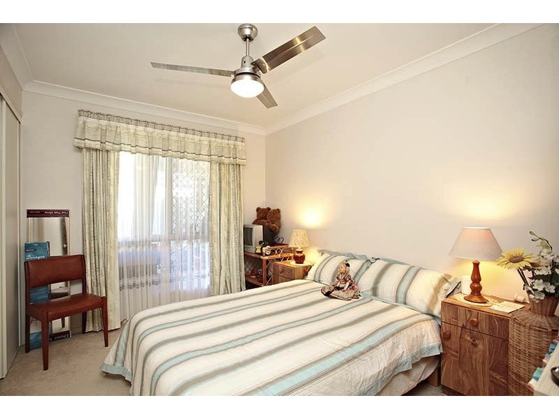 5 Middle Cove Court, Sandstone Point QLD 4511