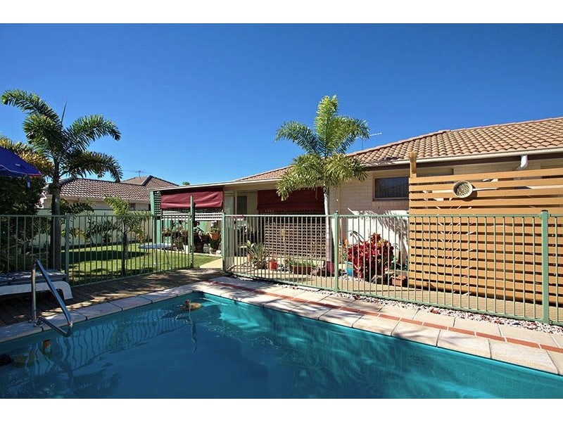 5 Middle Cove Court, Sandstone Point QLD 4511