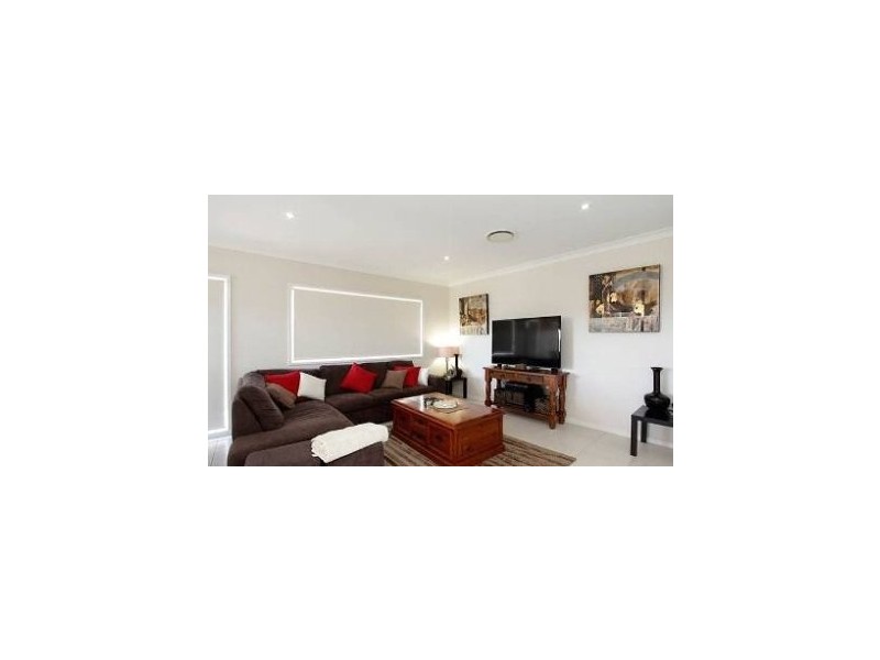 8 Rivercherry Ave, Banksia Beach QLD 4507