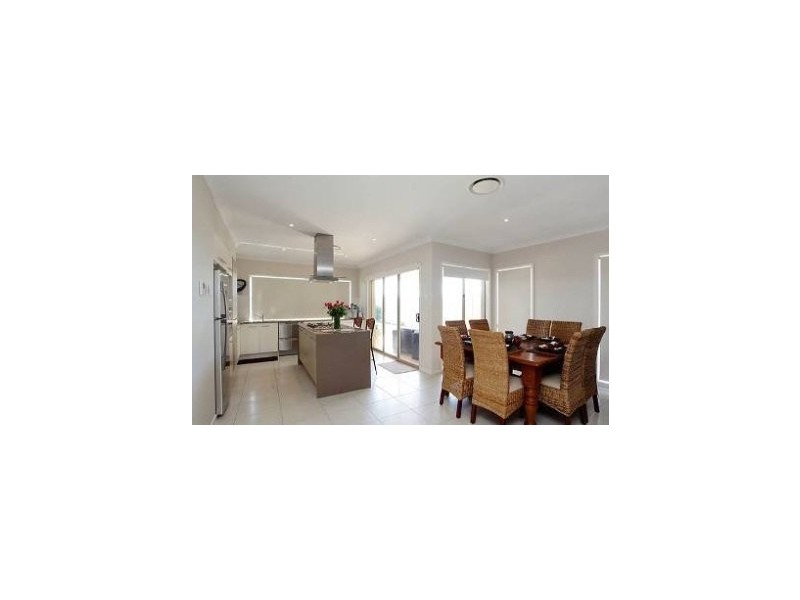 8 Rivercherry Ave, Banksia Beach QLD 4507