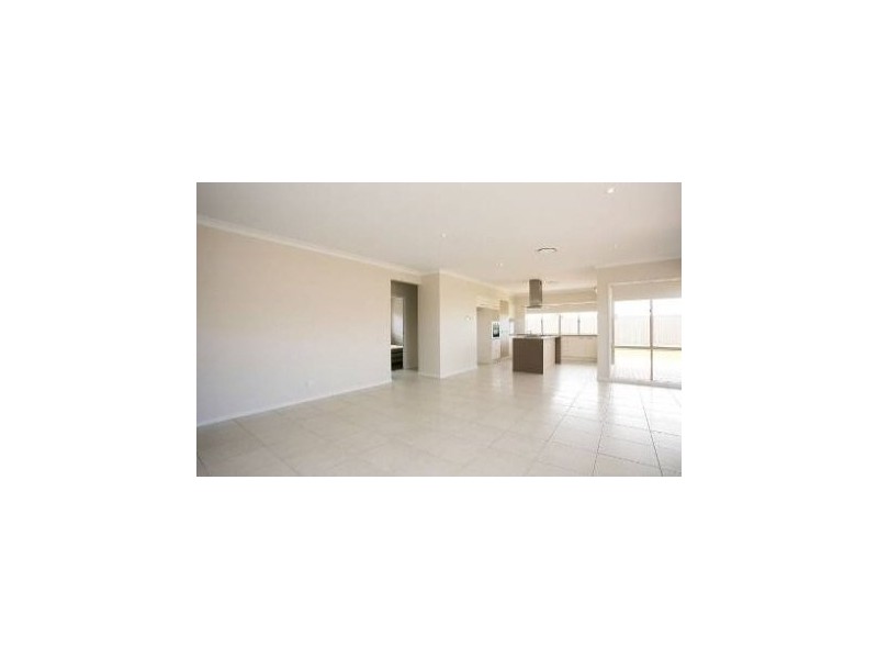 8 Rivercherry Ave, Banksia Beach QLD 4507