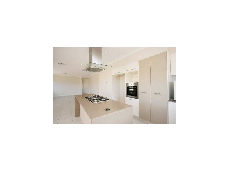 8 Rivercherry Ave, Banksia Beach QLD 4507