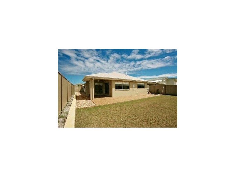 8 Rivercherry Ave, Banksia Beach QLD 4507
