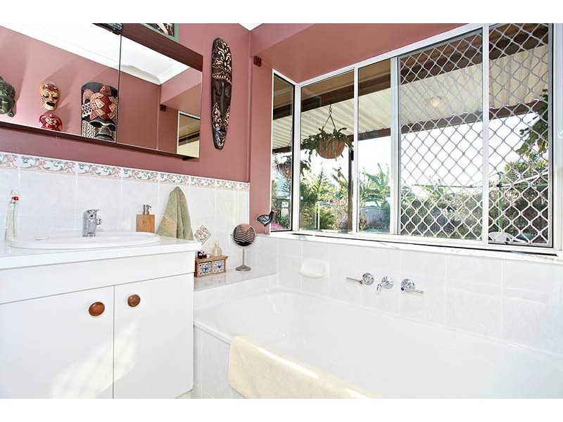 9 Pimpala Crescent, Bongaree QLD 4507