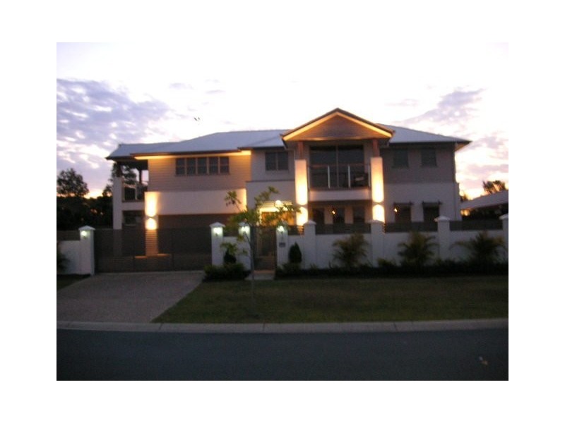 3 Dewdrop Place, Ningi QLD 4511