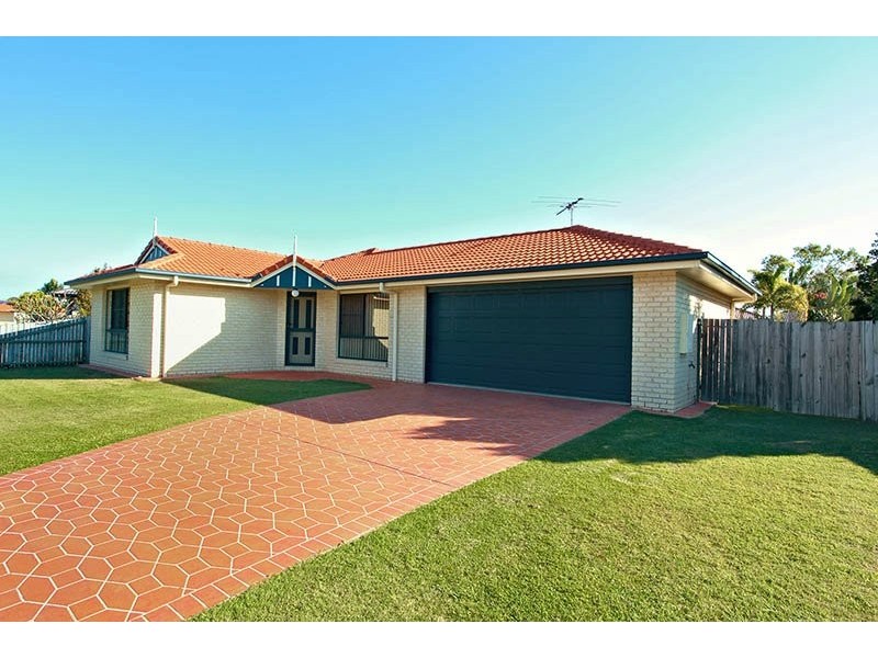 17 Mossman Way, Sandstone Point QLD 4511