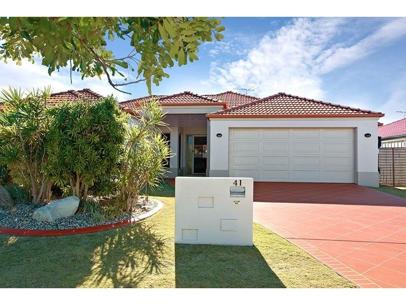 41 Kakadu Circuit, Banksia Beach QLD 4507