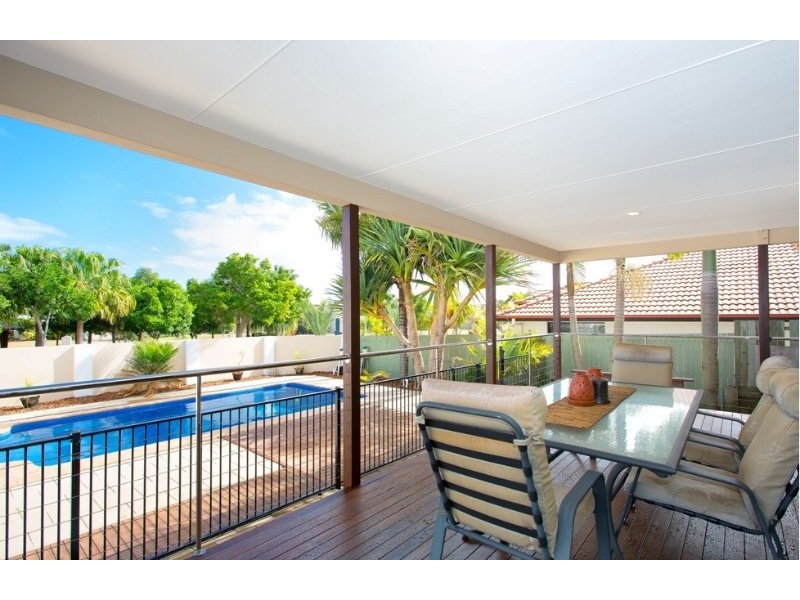 99 Cosmos Ave, Banksia Beach QLD 4507
