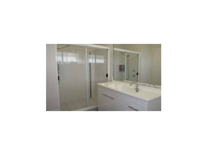 9B/10 Spinnaker Dr, Sandstone Point QLD 4511