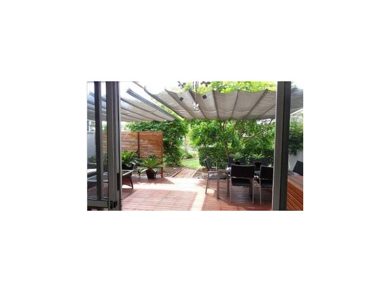 9B/10 Spinnaker Dr, Sandstone Point QLD 4511