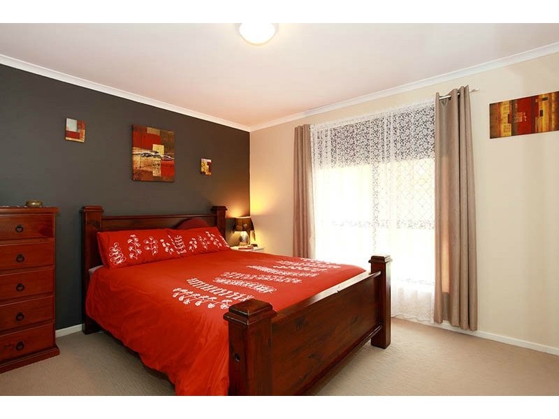 11 Hawaii Cres, Banksia Beach QLD 4507