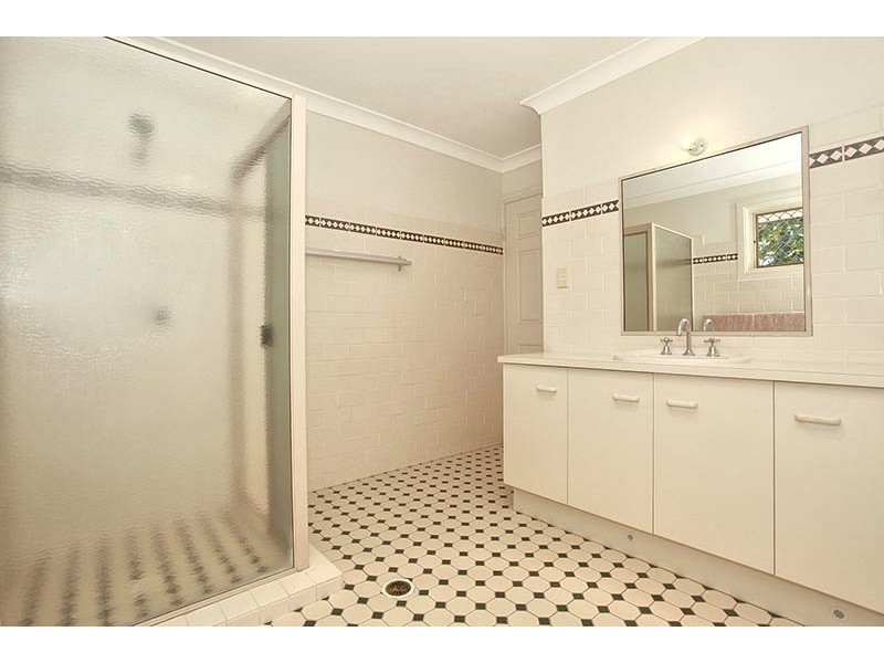 5 Jasmin Drive, Bongaree QLD 4507