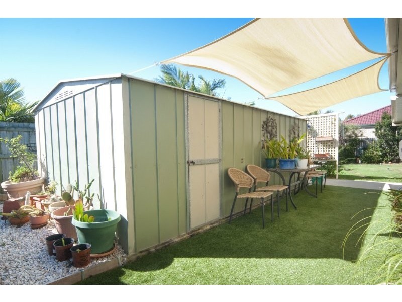 39 Clovelly Place, Sandstone Point QLD 4511
