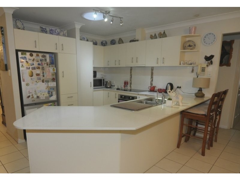 39 Clovelly Place, Sandstone Point QLD 4511