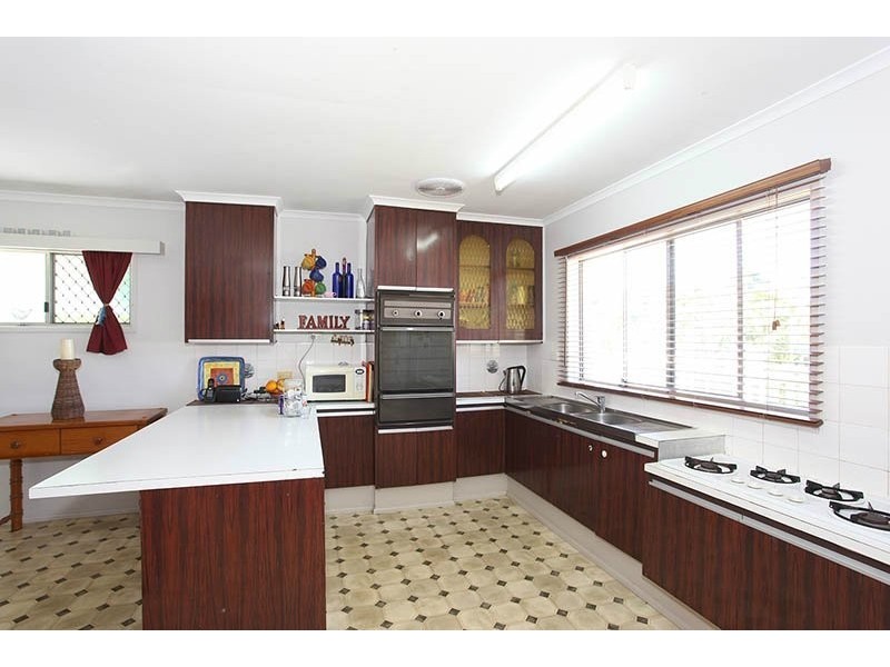 31 Queen Street, Bongaree QLD 4507