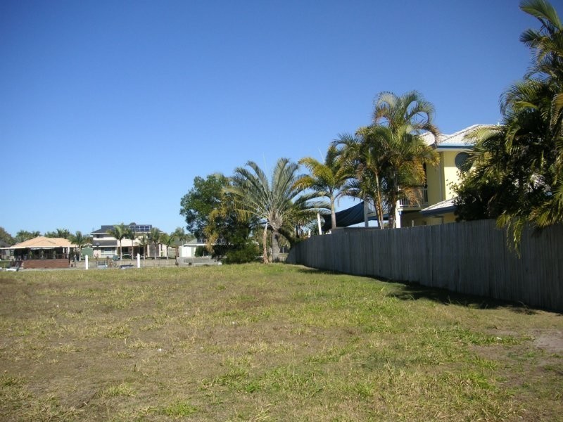21 Dugong Crescent, Banksia Beach QLD 4507