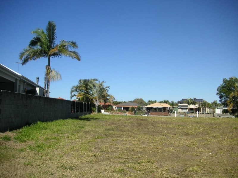 21 Dugong Crescent, Banksia Beach QLD 4507