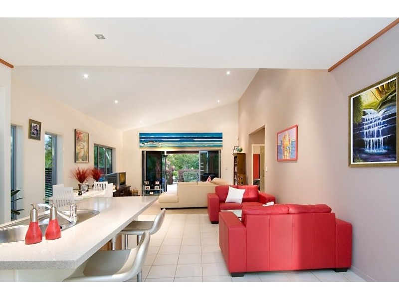 105/8 Spinnaker Drive, Sandstone Point QLD 4511