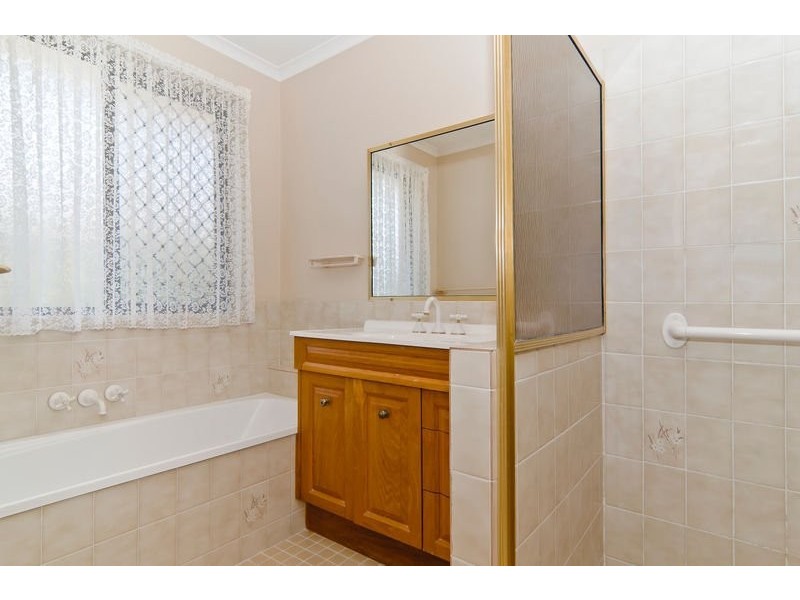 20 Lachlan Crescent, Sandstone Point QLD 4511