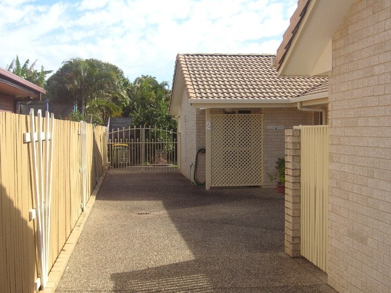 2/5 Carl Court, Banksia Beach QLD 4507