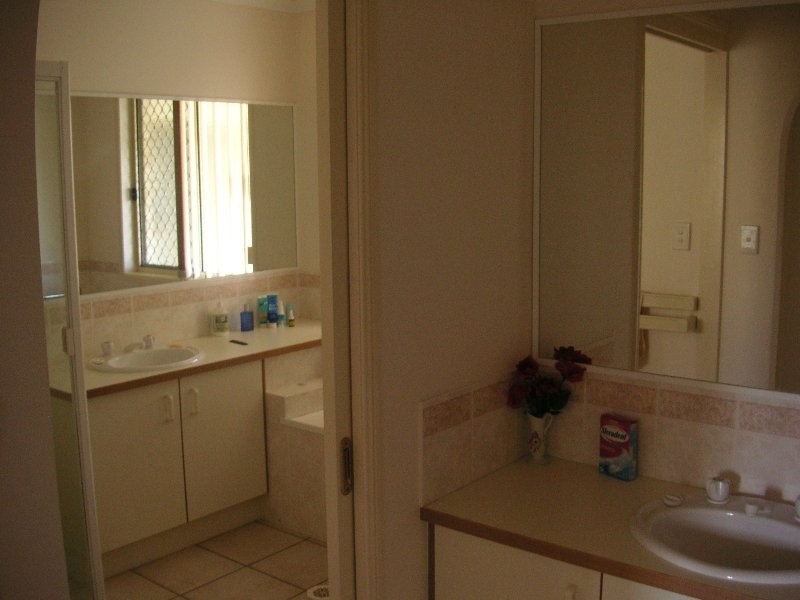 2/5 Carl Court, Banksia Beach QLD 4507