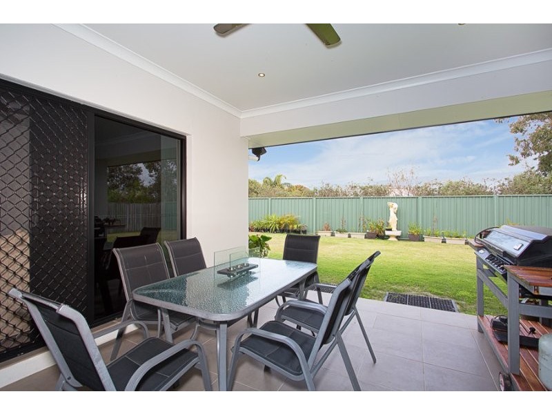 106 Marina Boulevard, Banksia Beach QLD 4507