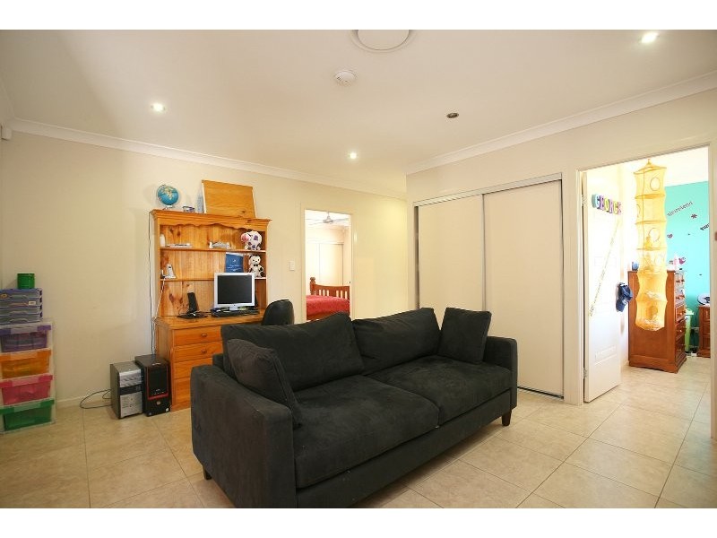 20 Muldoon Place, Ningi QLD 4511