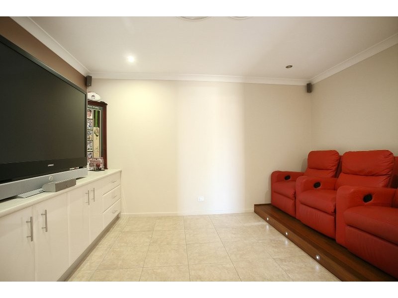 20 Muldoon Place, Ningi QLD 4511