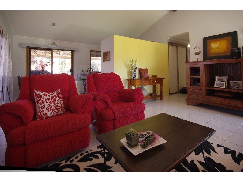 21 Hawaii Crescent, Banksia Beach QLD 4507