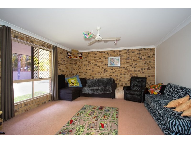 8 Snowgum Court, Ningi QLD 4511