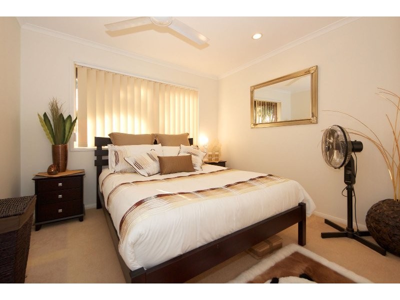2/5 Headsail Drive, Banksia Beach QLD 4507