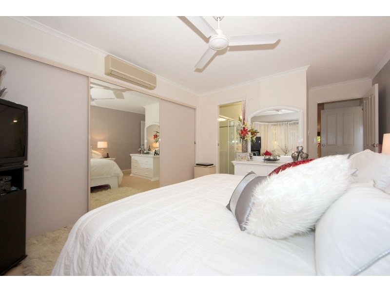 2/5 Headsail Drive, Banksia Beach QLD 4507