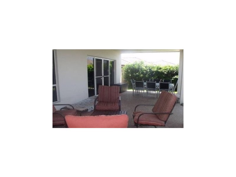15 Dewdrop Place, Ningi QLD 4511