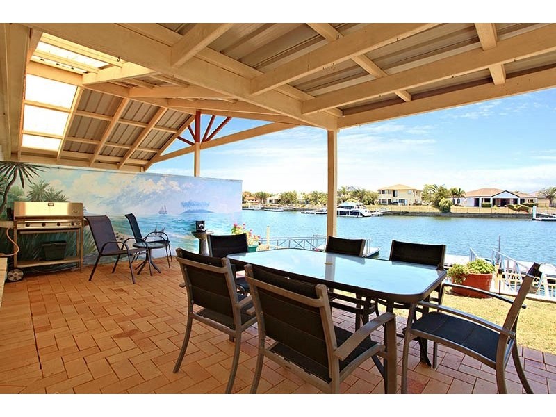 2/72 Pacific Drive, Banksia Beach QLD 4507