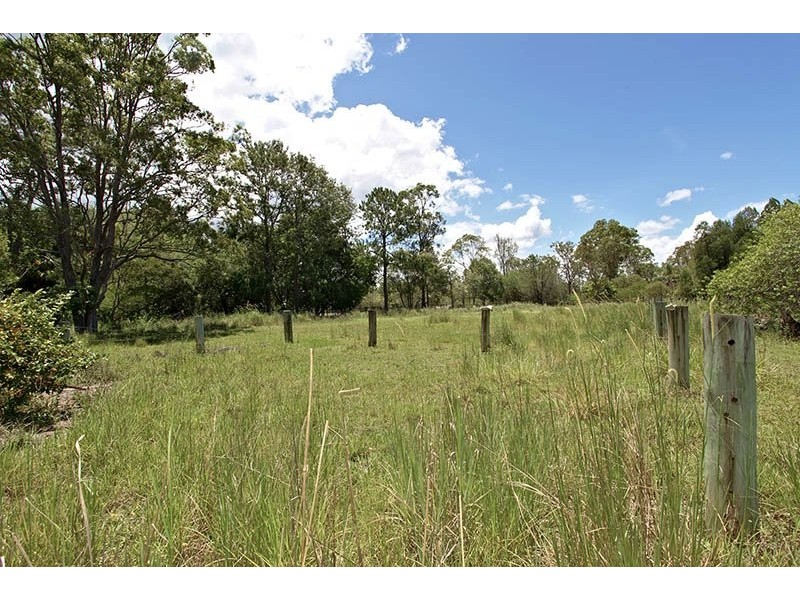 82 Behrens Road, Bellmere QLD 4510