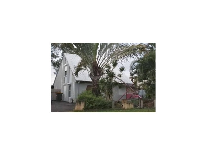 17 Gibson St, Beachmere QLD 4510