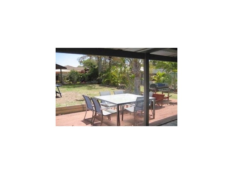 17 Gibson St, Beachmere QLD 4510