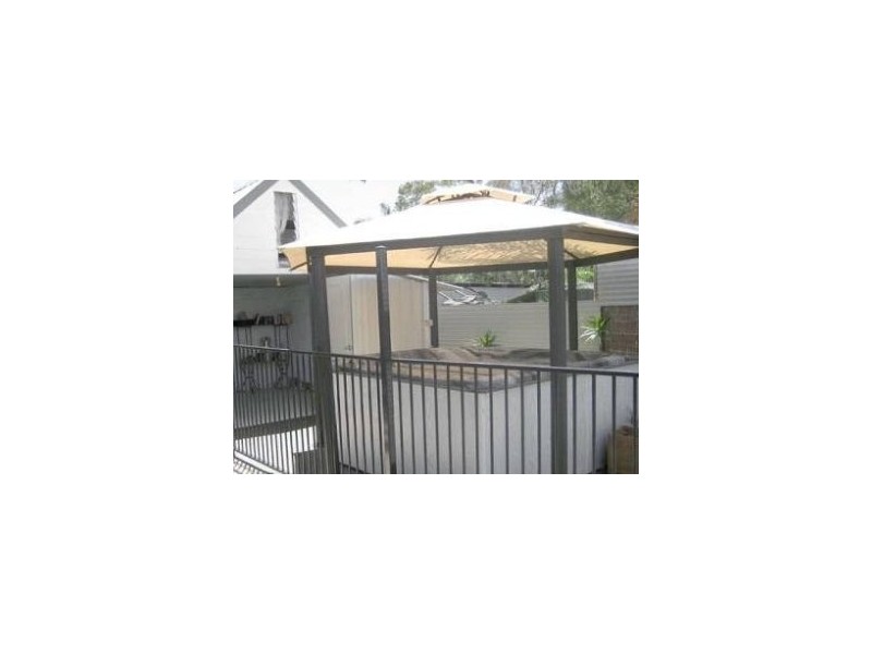 17 Gibson St, Beachmere QLD 4510