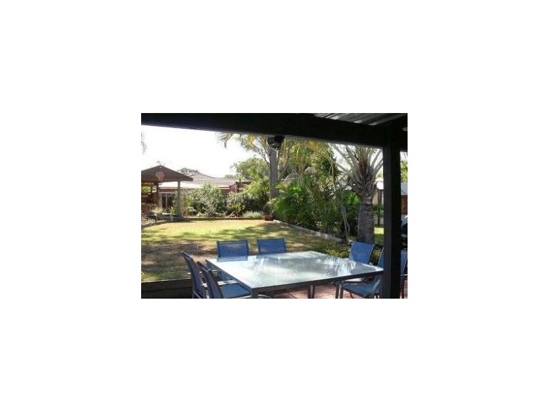 17 Gibson St, Beachmere QLD 4510