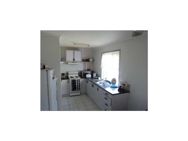 17 Gibson St, Beachmere QLD 4510