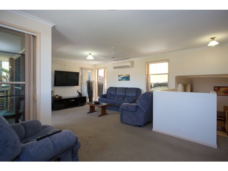 26 Headsail Dve, Banksia Beach QLD 4507