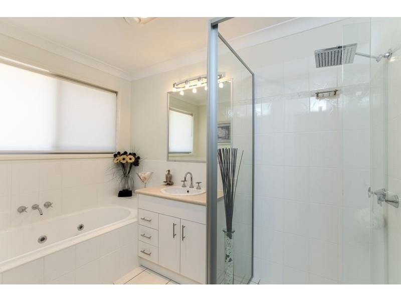 5-7 Scaroni Court, Ningi QLD 4511