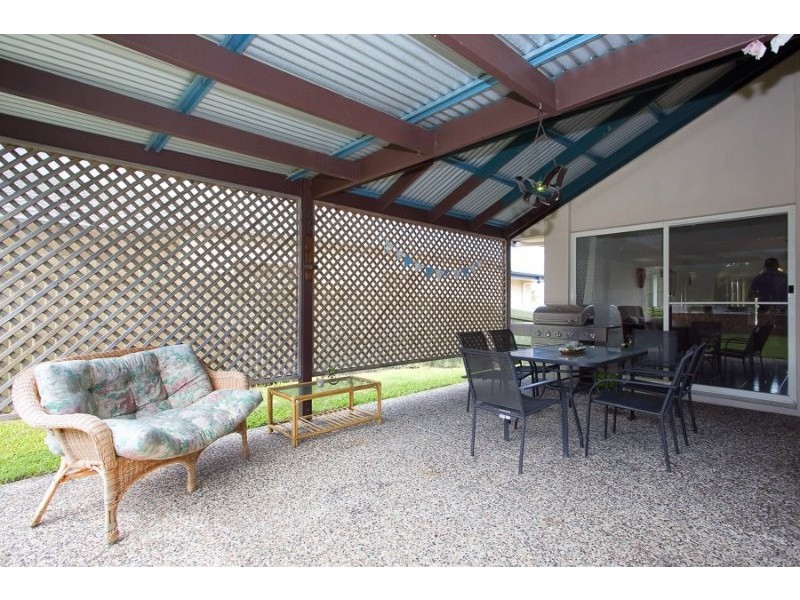 18 Headsail Drive, Banksia Beach QLD 4507