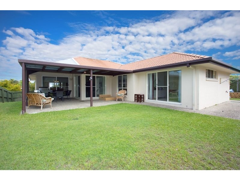 18 Headsail Drive, Banksia Beach QLD 4507