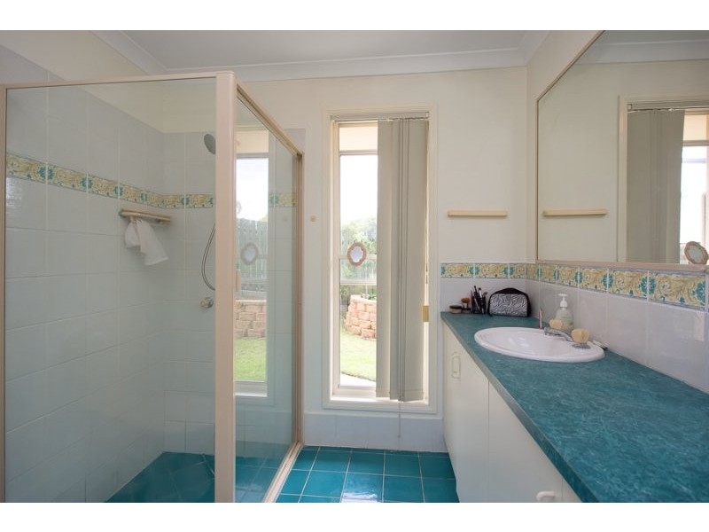 18 Headsail Drive, Banksia Beach QLD 4507