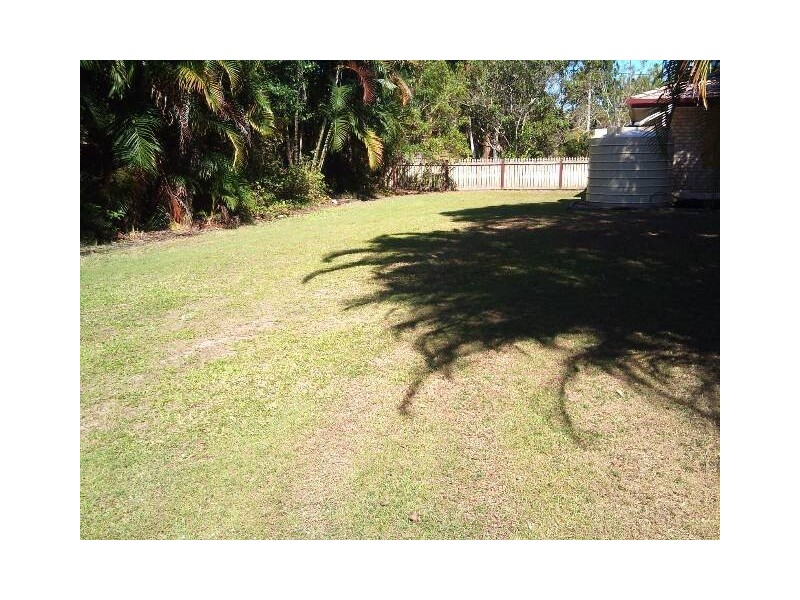 8 Alex Ave, Ningi QLD 4511