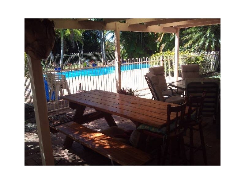 8 Alex Ave, Ningi QLD 4511