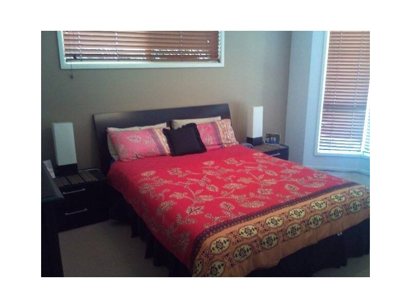 8 Alex Ave, Ningi QLD 4511