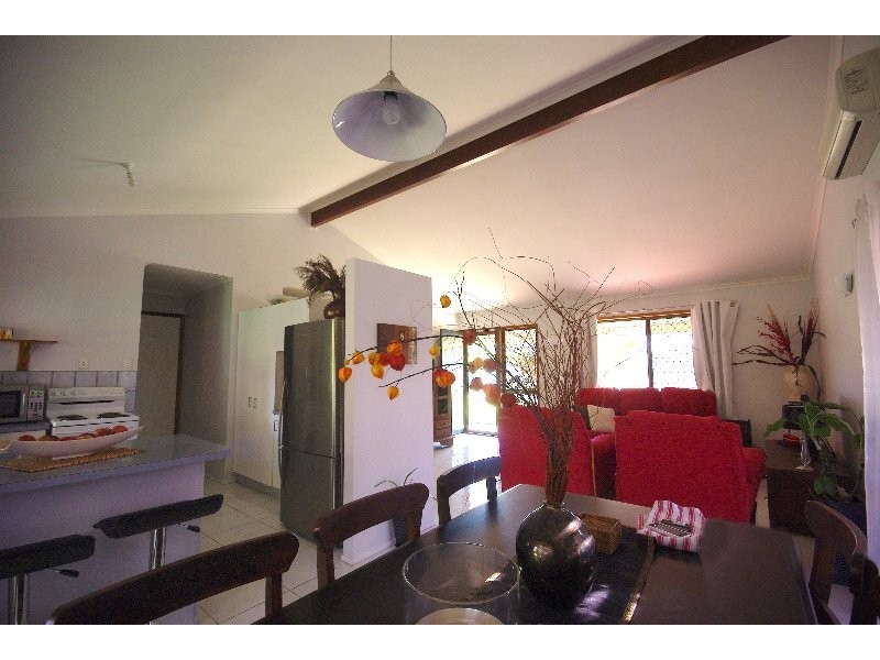 21 Hawaii Crescent, Banksia Beach QLD 4507